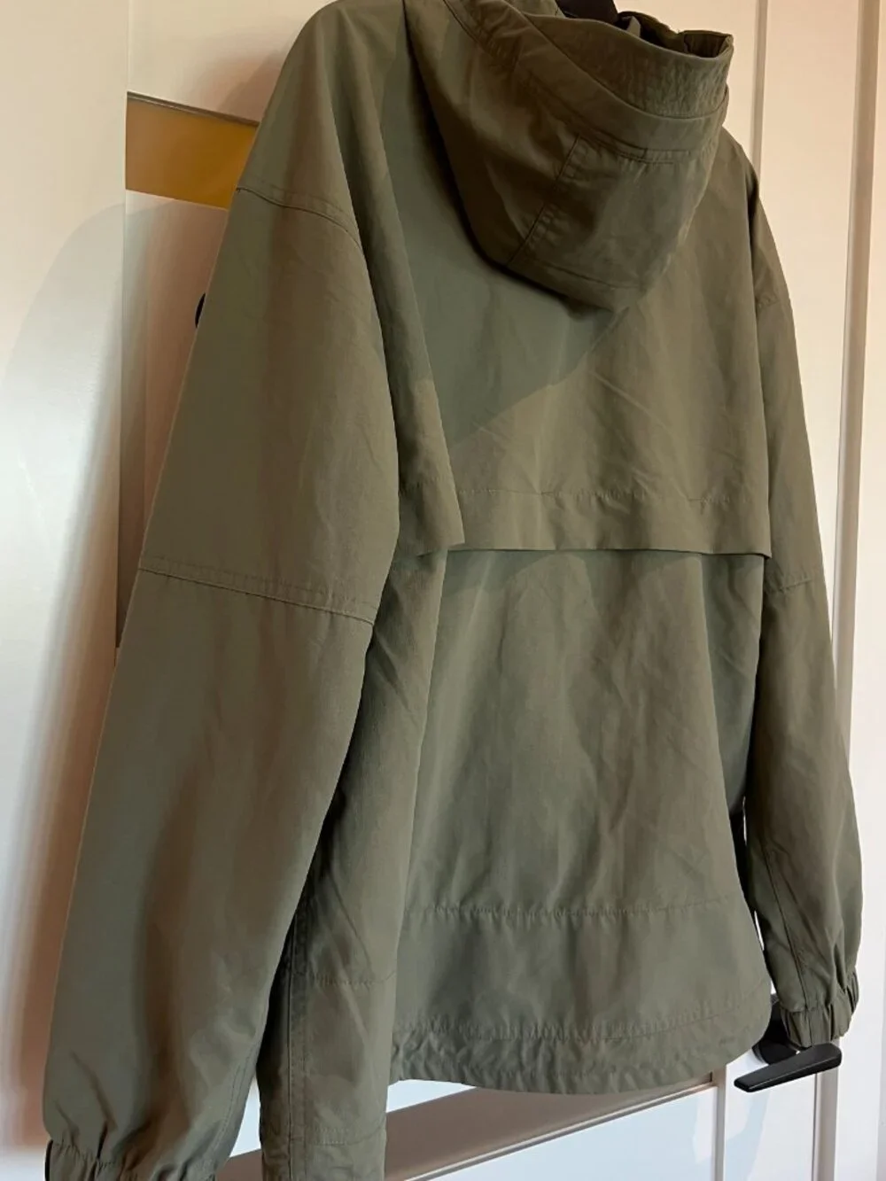 Vuori Elijo Rain Jacket Women's Rain Jacket Laurel or Pistachio Green Small - Picture 10 of 11